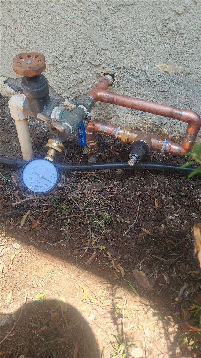 New pressure regulator with outlet pressure confirmed.